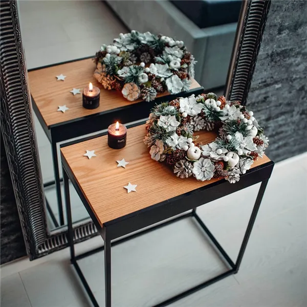 Kranz mit Dekorationen P1040