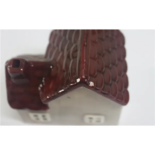 Haus mit LED-Beleuchtung X7557-08